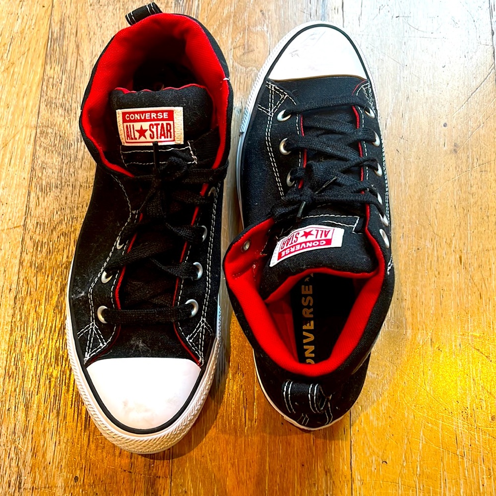 Men’s all star converse size 9 worn once